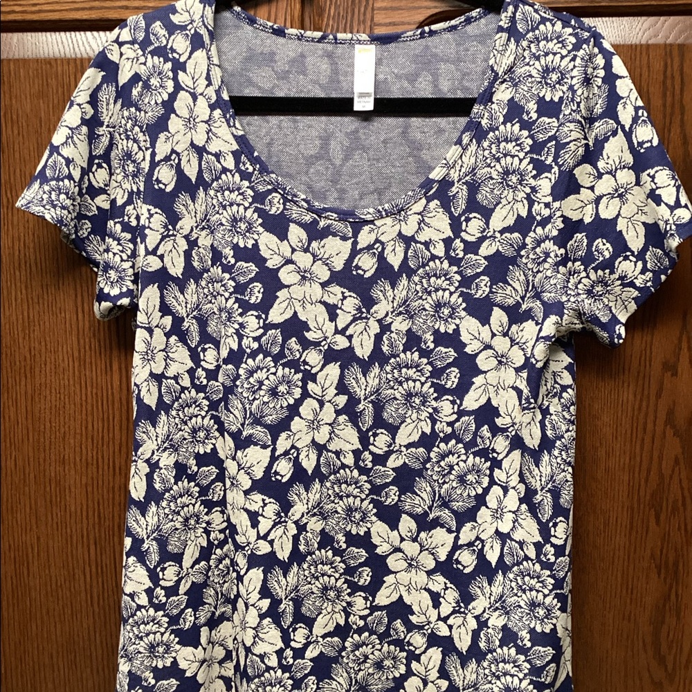 LuLaRoe top